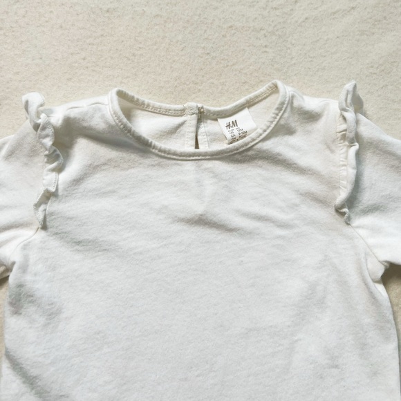 5/$18 H&M Baby Girl White Cotton Long Sleeve Ruffle Basic Layering Top Tee 9–12M - Picture 4 of 16